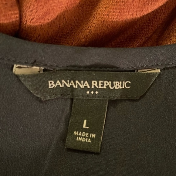 Banana Republic Long-Sleeved, key whole Neck Navy Blue Blouse button cuff size L - Picture 7 of 14